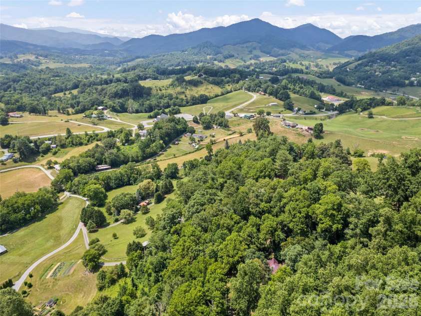 145 Hiaway Trail, Clyde, NC 28721.  MLS# CAR4401337, YatesRealty ID 38295. 