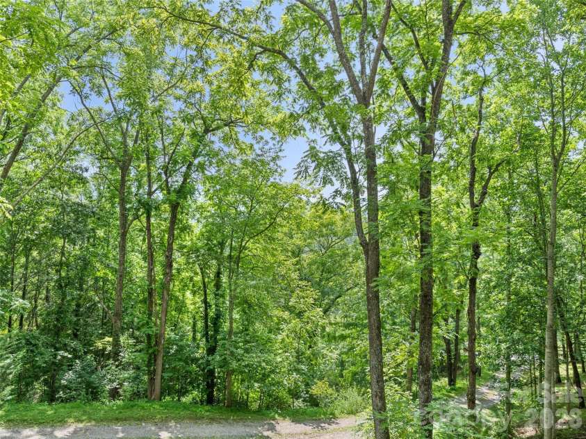 145 Hiaway Trail, Clyde, NC 28721.  MLS# CAR4401337, YatesRealty ID 38295. 