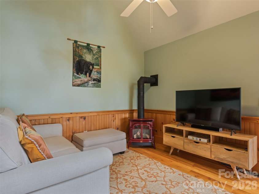 145 Hiaway Trail, Clyde, NC 28721.  MLS# CAR4401337, YatesRealty ID 38295. 