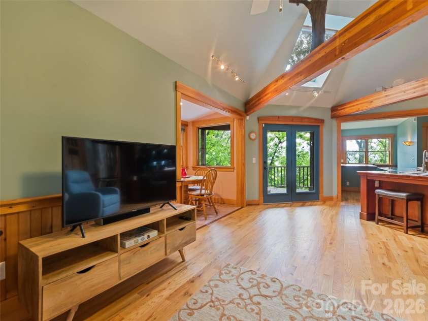 145 Hiaway Trail, Clyde, NC 28721.  MLS# CAR4401337, YatesRealty ID 38295. 