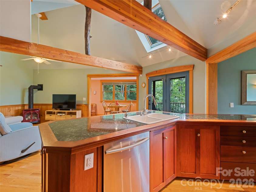 145 Hiaway Trail, Clyde, NC 28721.  MLS# CAR4401337, YatesRealty ID 38295. 
