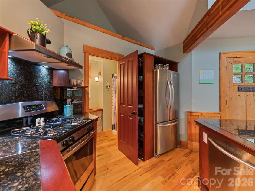 145 Hiaway Trail, Clyde, NC 28721.  MLS# CAR4401337, YatesRealty ID 38295. 