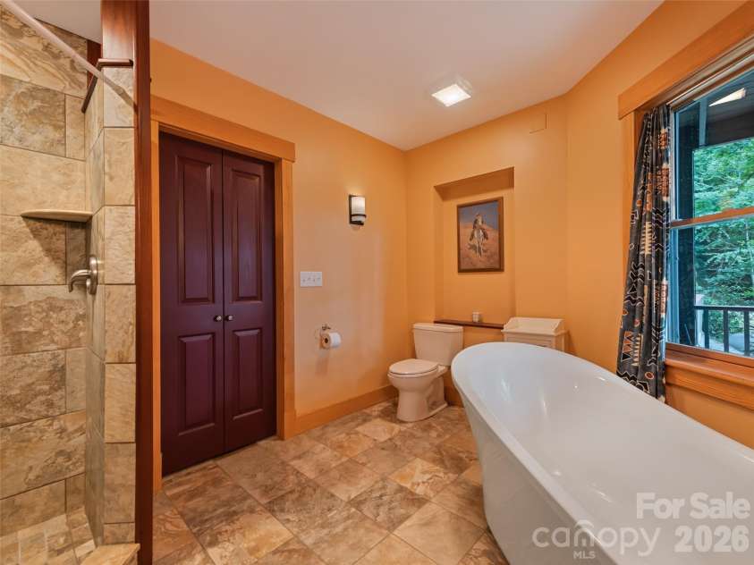 145 Hiaway Trail, Clyde, NC 28721.  MLS# CAR4401337, YatesRealty ID 38295. 