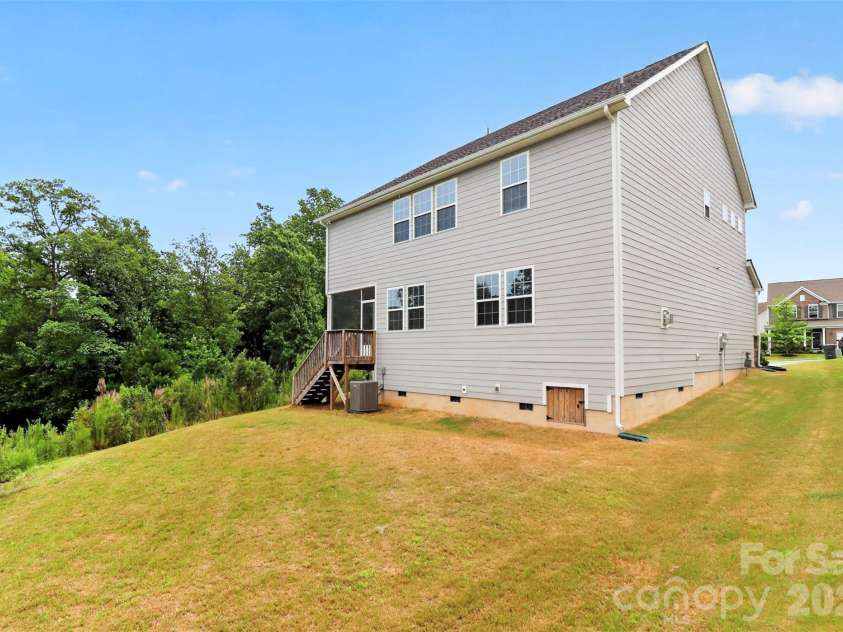 17504 Terryglass Lane, Charlotte, NC 28278.  MLS# CAR4397846, YatesRealty ID 38296. Back