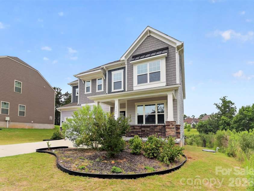 17504 Terryglass Lane, Charlotte, NC 28278.  MLS# CAR4397846, YatesRealty ID 38296. Face2