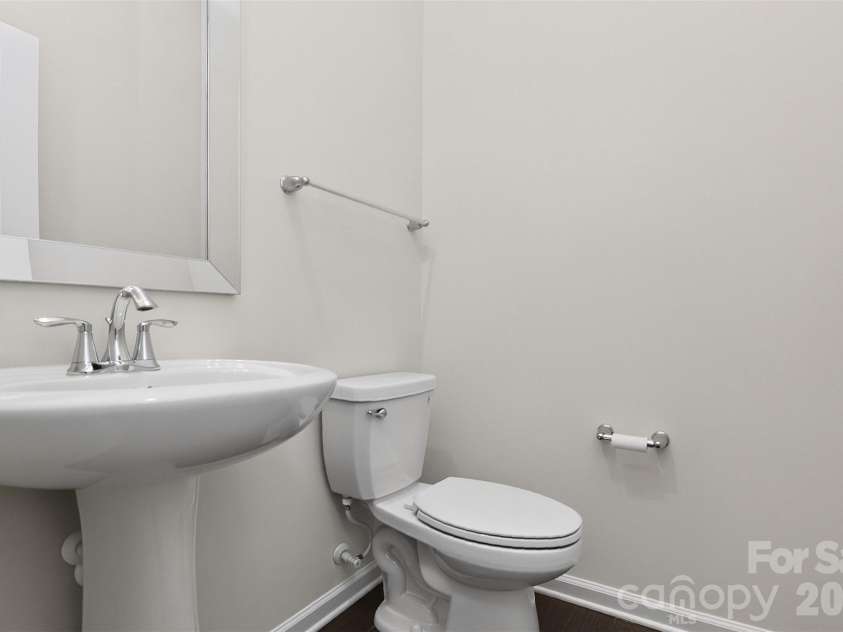 17504 Terryglass Lane, Charlotte, NC 28278.  MLS# CAR4397846, YatesRealty ID 38296. Half Bath on Main