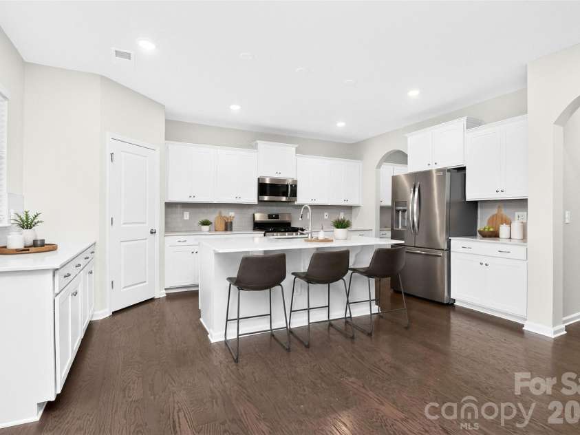 17504 Terryglass Lane, Charlotte, NC 28278.  MLS# CAR4397846, YatesRealty ID 38296. Kitchen Virtually Staged