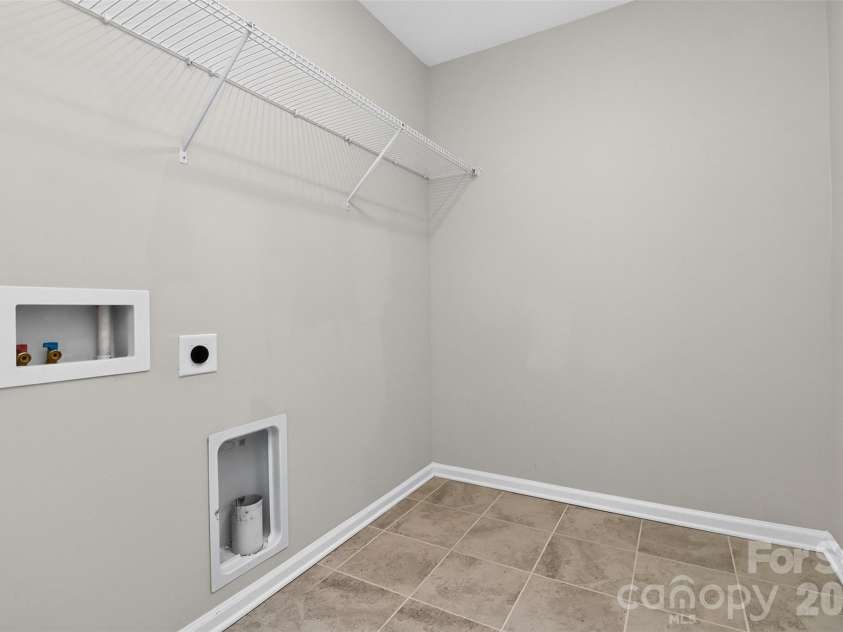 17504 Terryglass Lane, Charlotte, NC 28278.  MLS# CAR4397846, YatesRealty ID 38296. Laundry