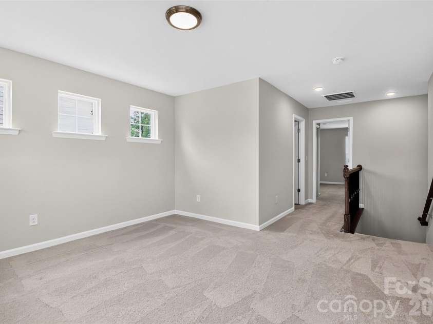 17504 Terryglass Lane, Charlotte, NC 28278.  MLS# CAR4397846, YatesRealty ID 38296. Loft Upper Floor