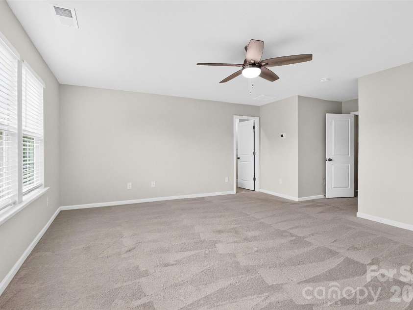 17504 Terryglass Lane, Charlotte, NC 28278.  MLS# CAR4397846, YatesRealty ID 38296. Primary Bed