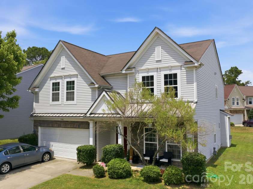 3504 Dominion Green Drive, Charlotte, NC 28269.  MLS# CAR4373828, YatesRealty ID 38297. 