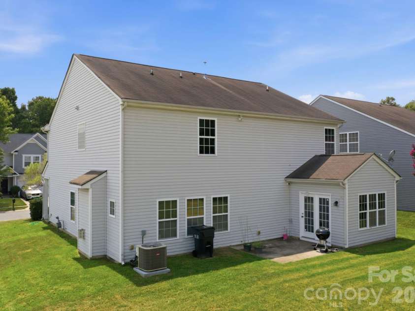 3504 Dominion Green Drive, Charlotte, NC 28269.  MLS# CAR4373828, YatesRealty ID 38297. 