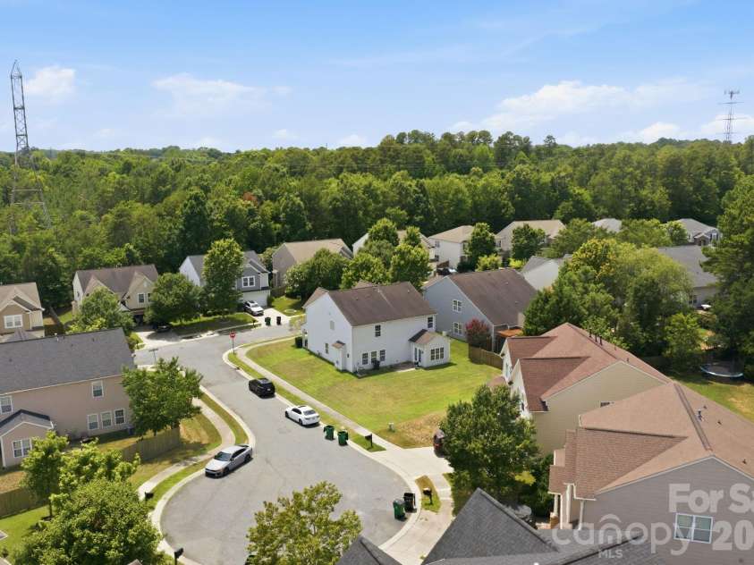 3504 Dominion Green Drive, Charlotte, NC 28269.  MLS# CAR4373828, YatesRealty ID 38297. 