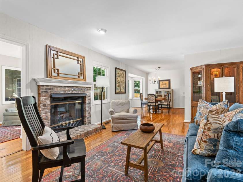 8 Park Avenue, Asheville, NC 28803.  MLS# CAR4400850, YatesRealty ID 38299. 