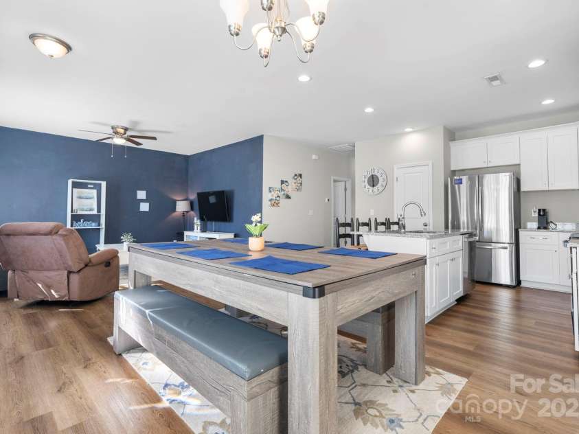 402 2nd Street, Hickory, NC 28602.  MLS# CAR4304889, YatesRealty ID 383. 