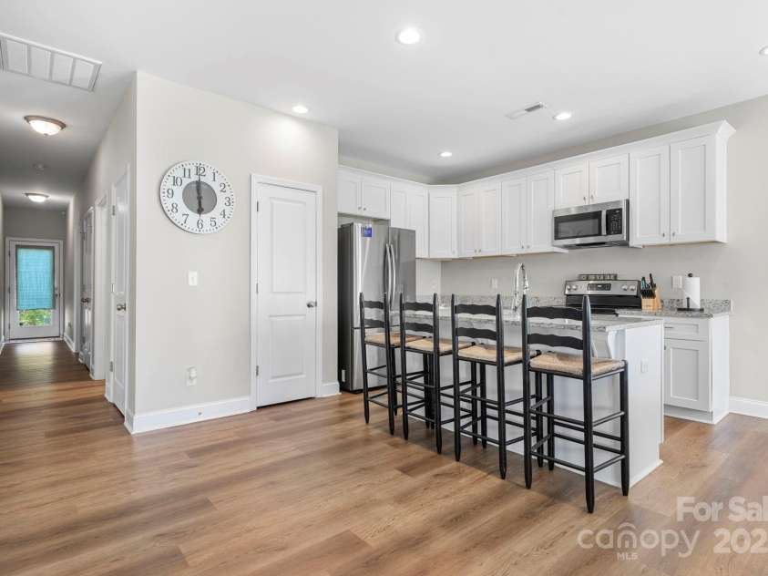 402 2nd Street, Hickory, NC 28602.  MLS# CAR4304889, YatesRealty ID 383. 