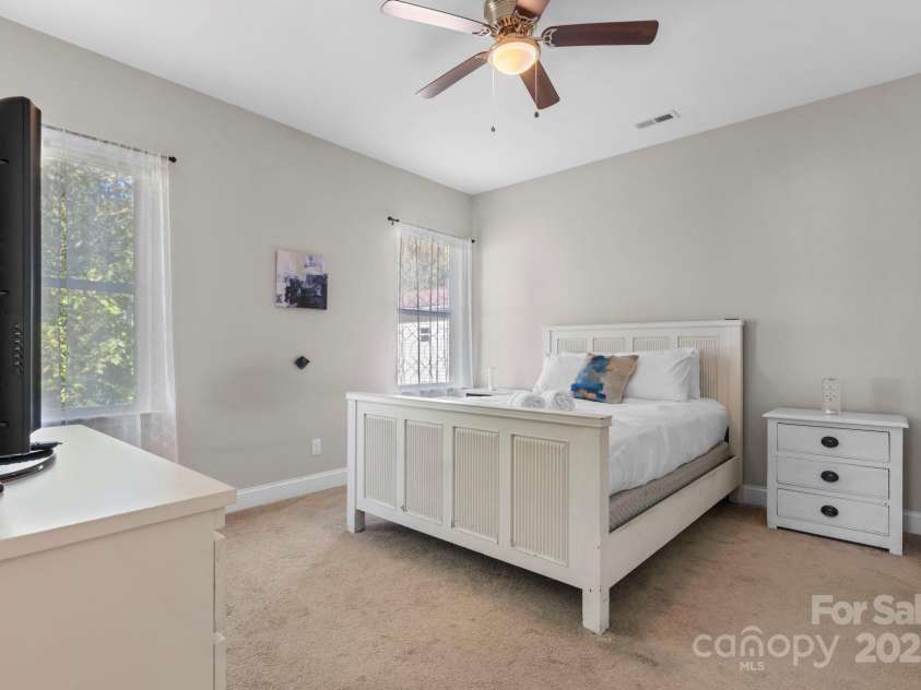 402 2nd Street, Hickory, NC 28602.  MLS# CAR4304889, YatesRealty ID 383. 