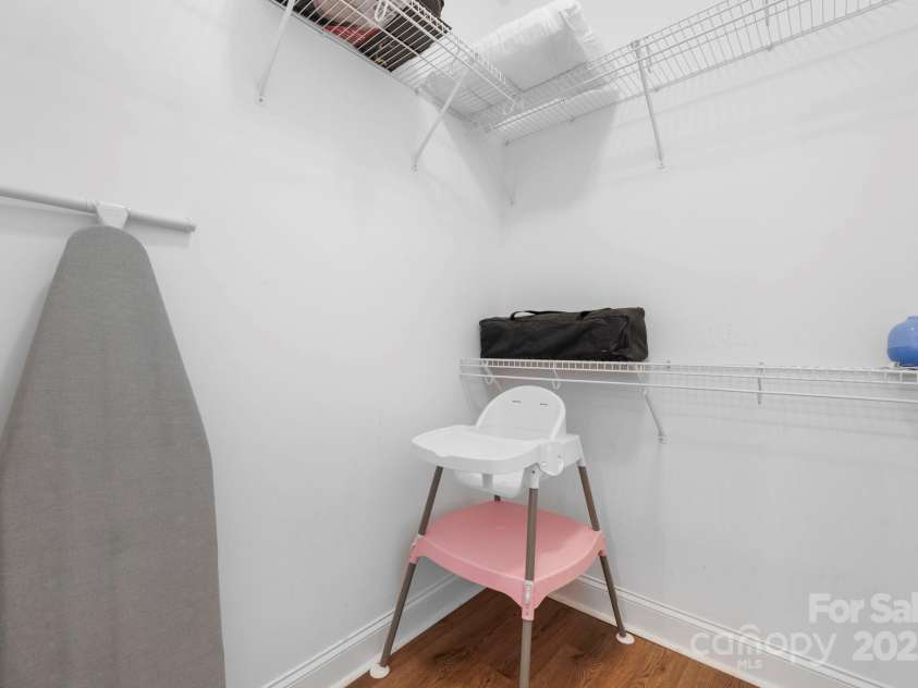 402 2nd Street, Hickory, NC 28602.  MLS# CAR4304889, YatesRealty ID 383. 