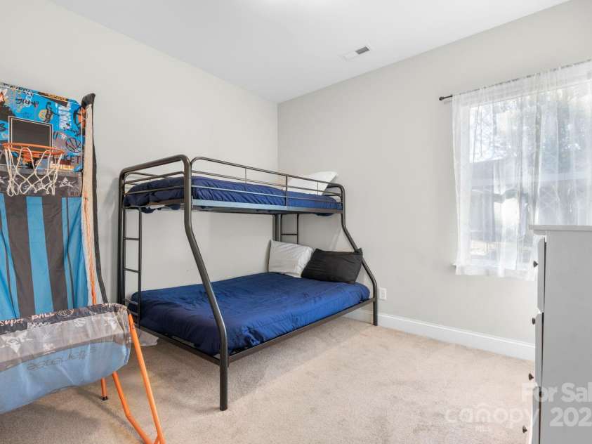 402 2nd Street, Hickory, NC 28602.  MLS# CAR4304889, YatesRealty ID 383. 