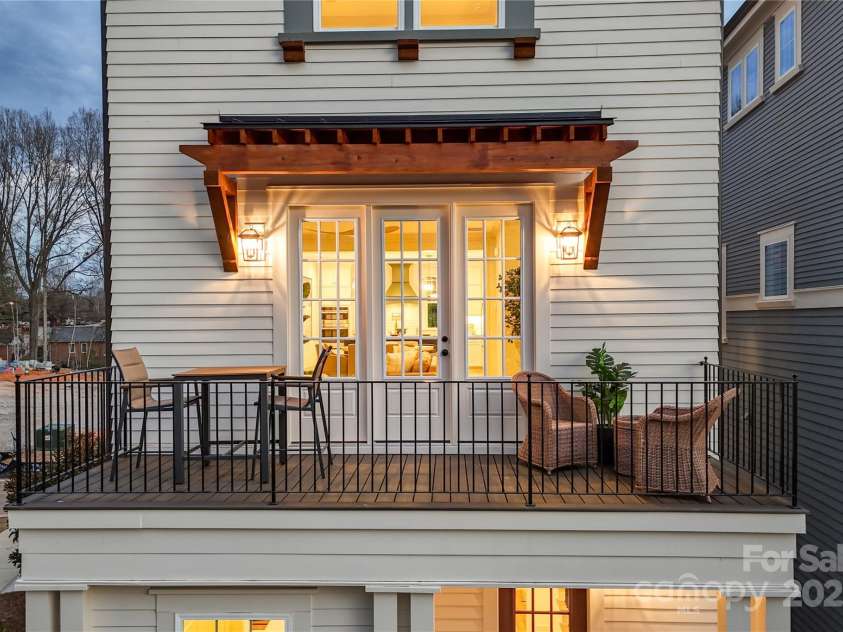 221 Davidson Gateway Drive, Davidson, NC 28036.  MLS# CAR4285791, YatesRealty ID 3830. 