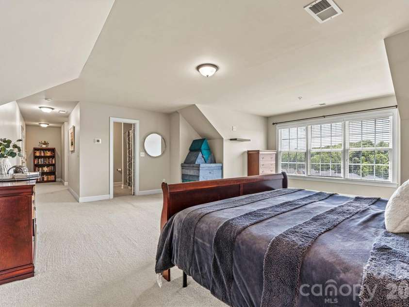 2576 Shanklin Lane, Denver, NC 28037.  MLS# CAR4287690, YatesRealty ID 3830. Expansive Sixth Bedroom with Full Bath (Third Floor) - Secondary Primary Suite