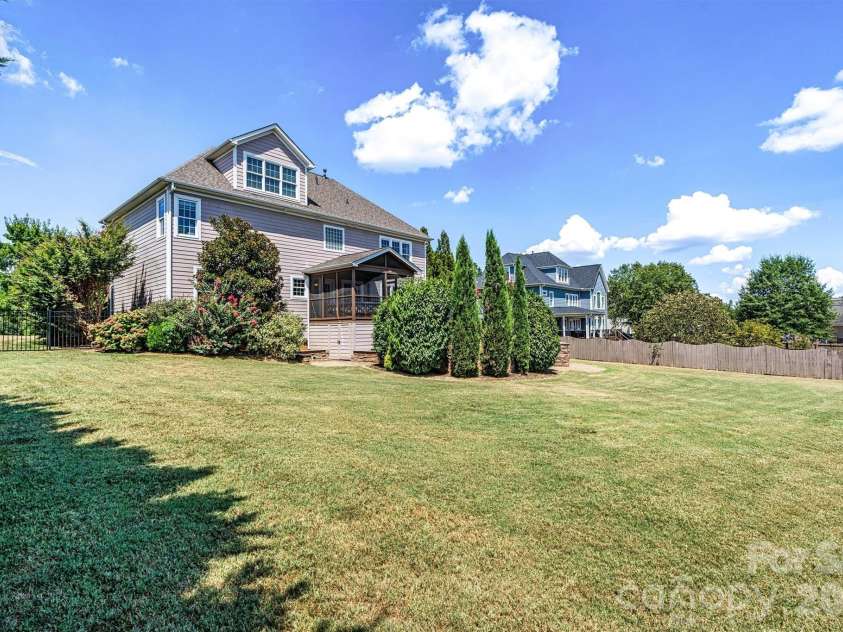 2576 Shanklin Lane, Denver, NC 28037.  MLS# CAR4287690, YatesRealty ID 3830. Fenced Back Yard/Side Entry View 