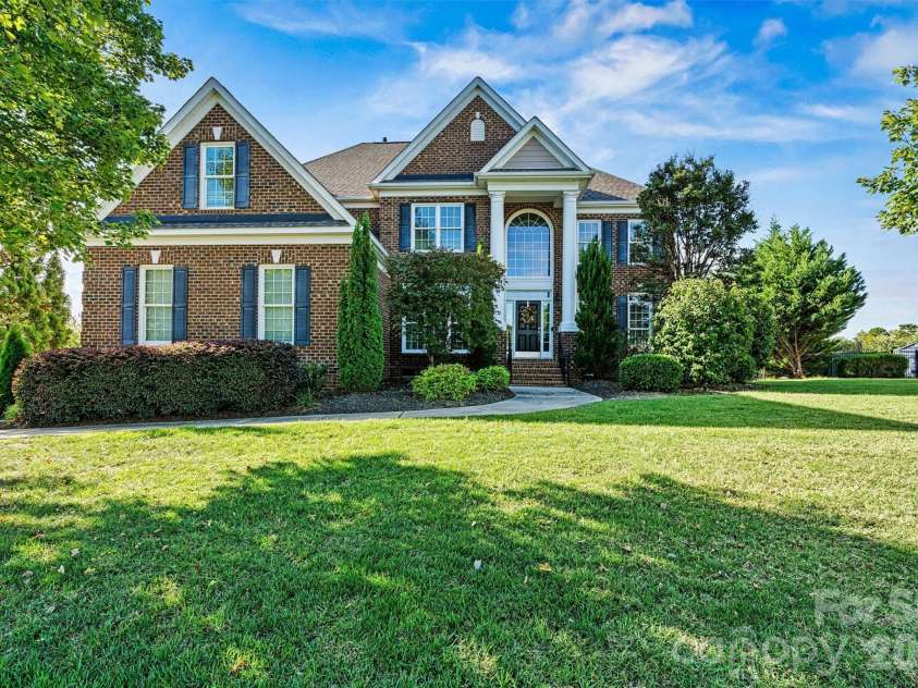 2576 Shanklin Lane, Denver, NC 28037.  MLS# CAR4287690, YatesRealty ID 3830. Focused Front