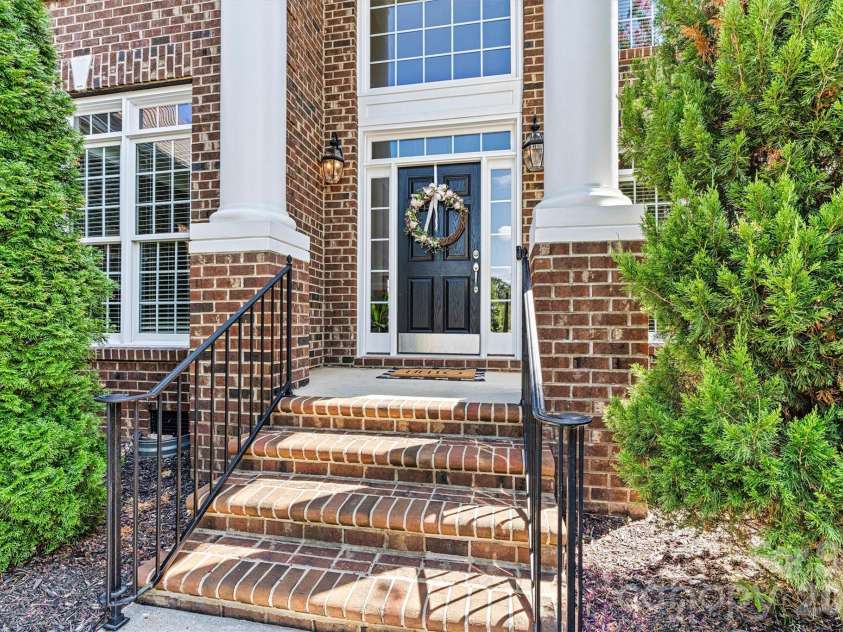 2576 Shanklin Lane, Denver, NC 28037.  MLS# CAR4287690, YatesRealty ID 3830. Focused Front Entry