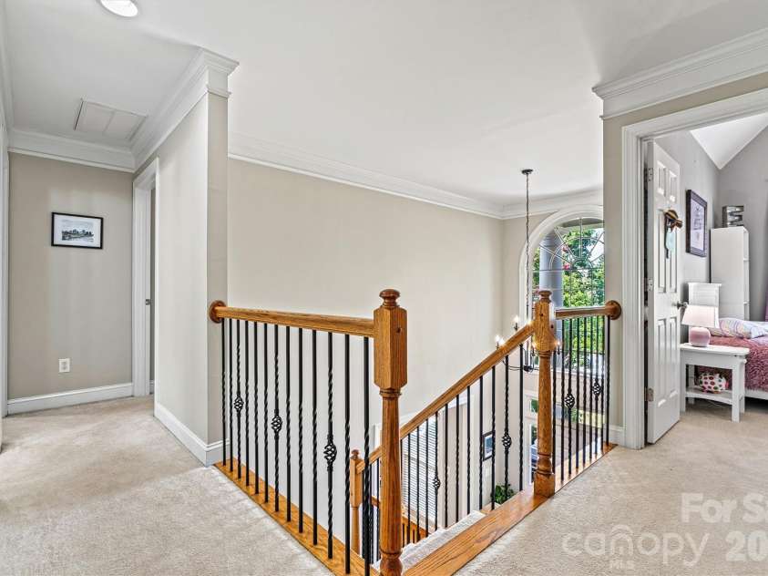 2576 Shanklin Lane, Denver, NC 28037.  MLS# CAR4287690, YatesRealty ID 3830. Front Stairway Landing View 