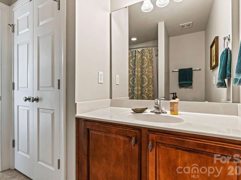 2576 Shanklin Lane, Denver, NC 28037.  MLS# CAR4287690, YatesRealty ID 3830. Third Floor/Primary Bath View 