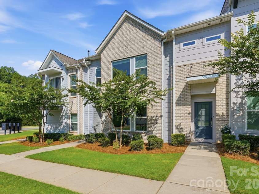 1450 Winding Stream Road, Charlotte, NC 28206.  MLS# CAR4399168, YatesRealty ID 38301. 