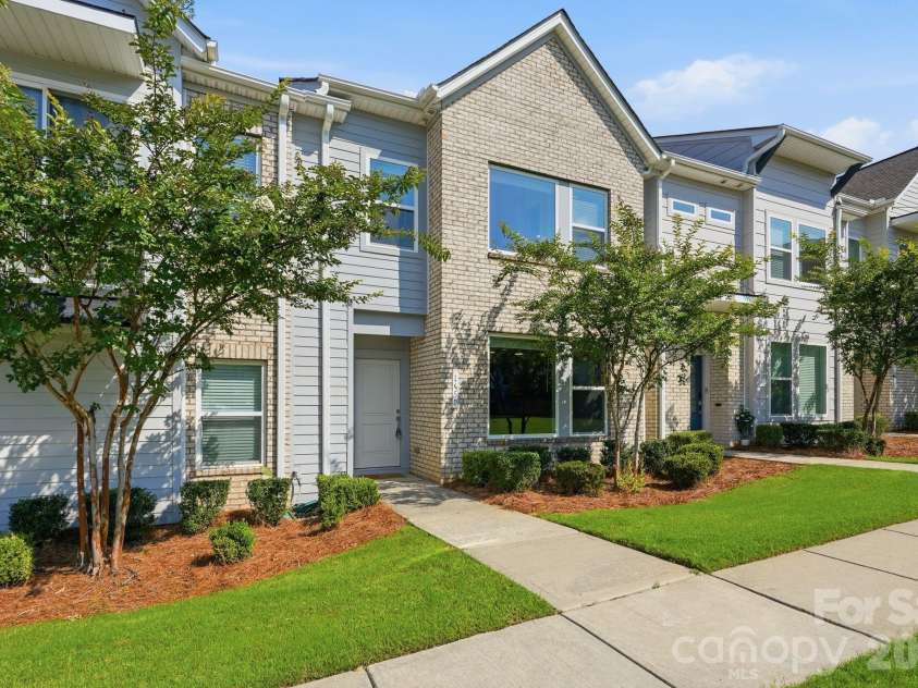 1450 Winding Stream Road, Charlotte, NC 28206.  MLS# CAR4399168, YatesRealty ID 38301. 