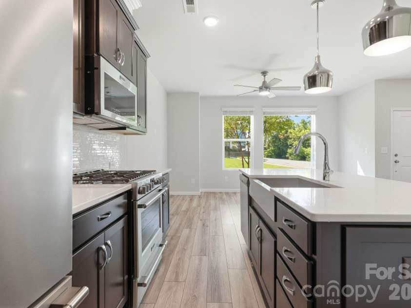 1450 Winding Stream Road, Charlotte, NC 28206.  MLS# CAR4399168, YatesRealty ID 38301. 