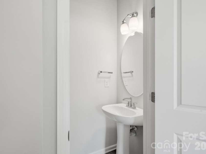 1450 Winding Stream Road, Charlotte, NC 28206.  MLS# CAR4399168, YatesRealty ID 38301. 