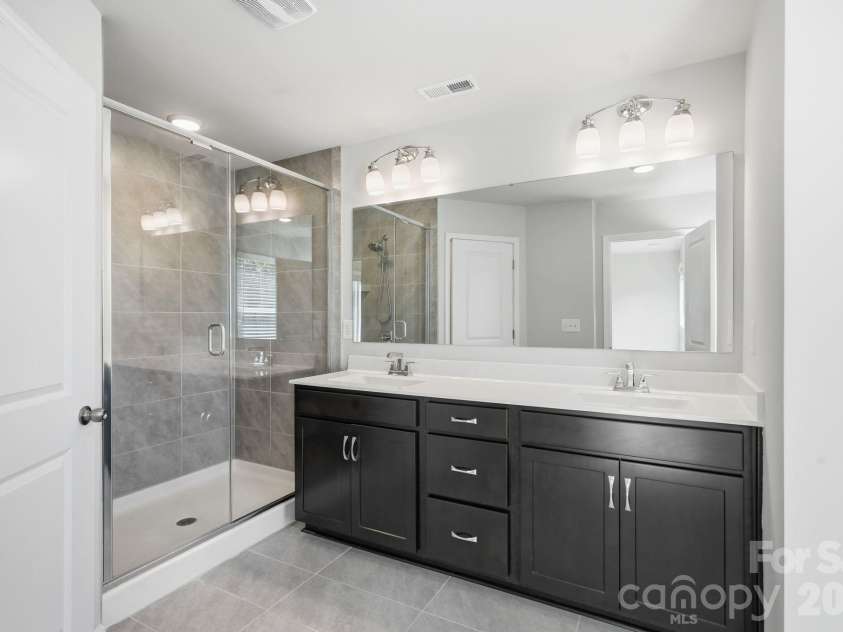1450 Winding Stream Road, Charlotte, NC 28206.  MLS# CAR4399168, YatesRealty ID 38301. 
