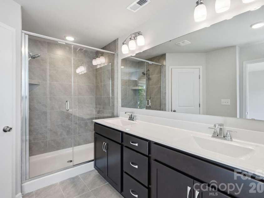 1450 Winding Stream Road, Charlotte, NC 28206.  MLS# CAR4399168, YatesRealty ID 38301. 