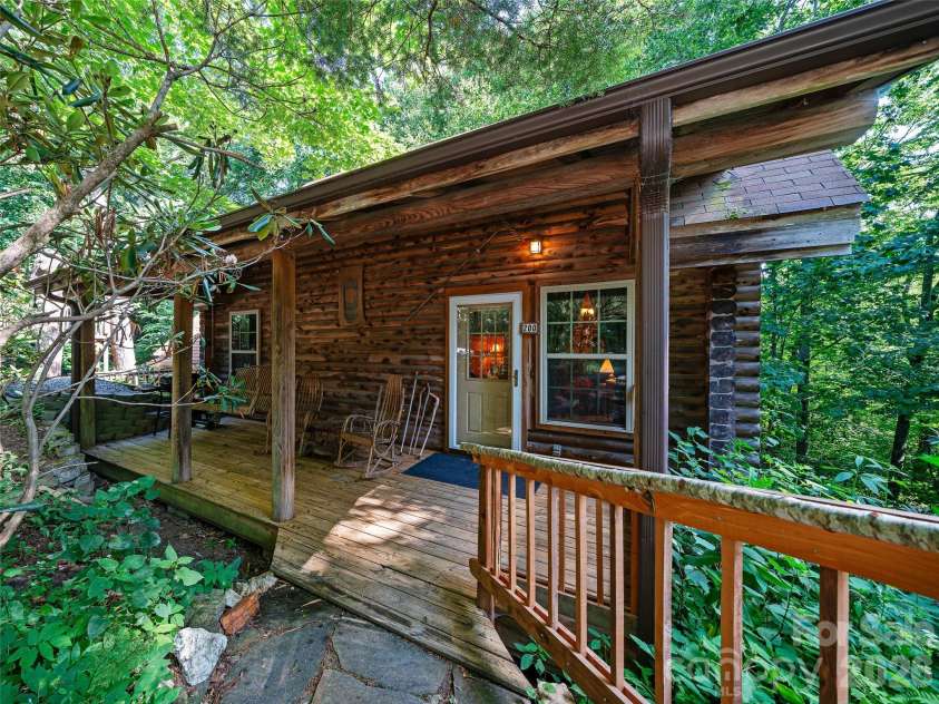 284 Simmons Ridge Road, Bakersville, NC 28705.  MLS# CAR4404444, YatesRealty ID 38302. 