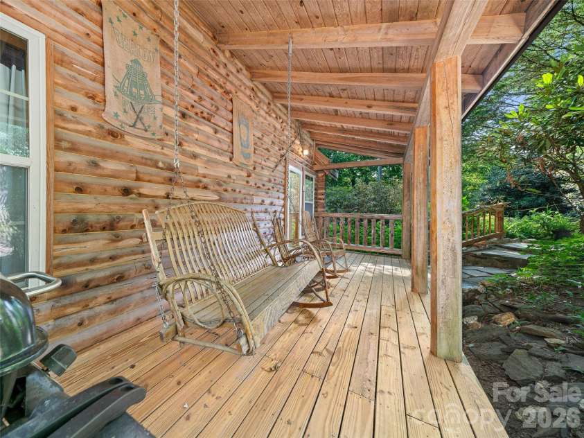 284 Simmons Ridge Road, Bakersville, NC 28705.  MLS# CAR4404444, YatesRealty ID 38302. 