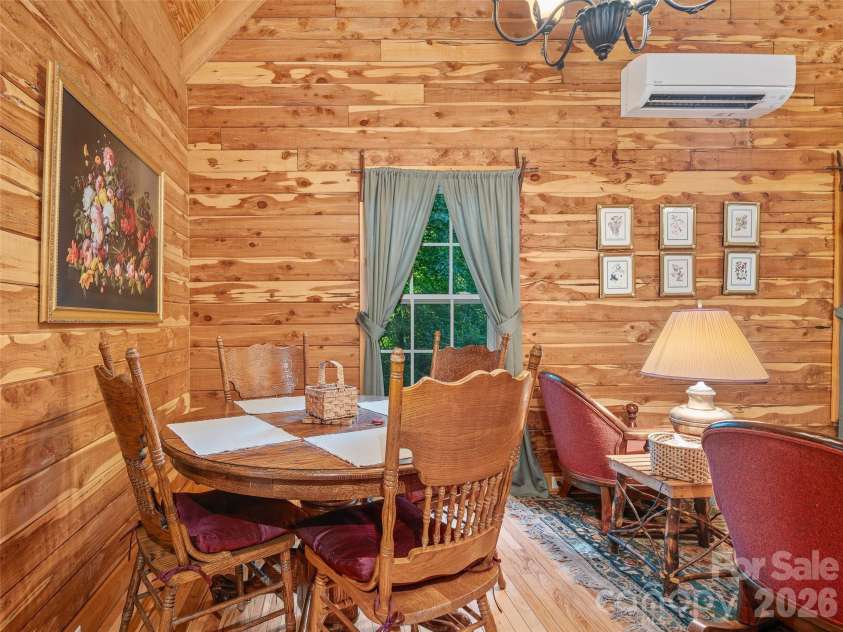 284 Simmons Ridge Road, Bakersville, NC 28705.  MLS# CAR4404444, YatesRealty ID 38302. 