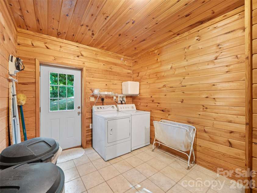 284 Simmons Ridge Road, Bakersville, NC 28705.  MLS# CAR4404444, YatesRealty ID 38302. 