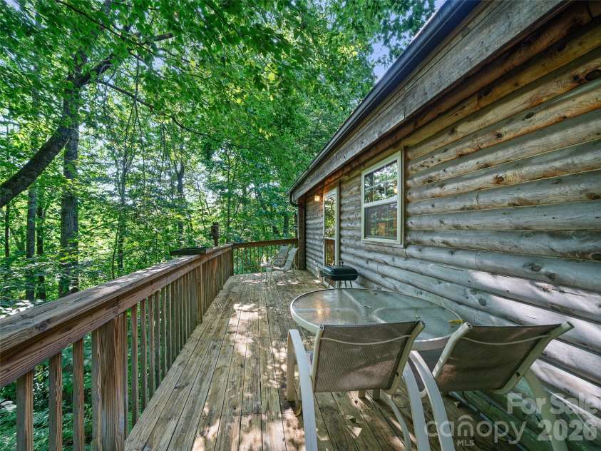 284 Simmons Ridge Road, Bakersville, NC 28705.  MLS# CAR4404444, YatesRealty ID 38302. 
