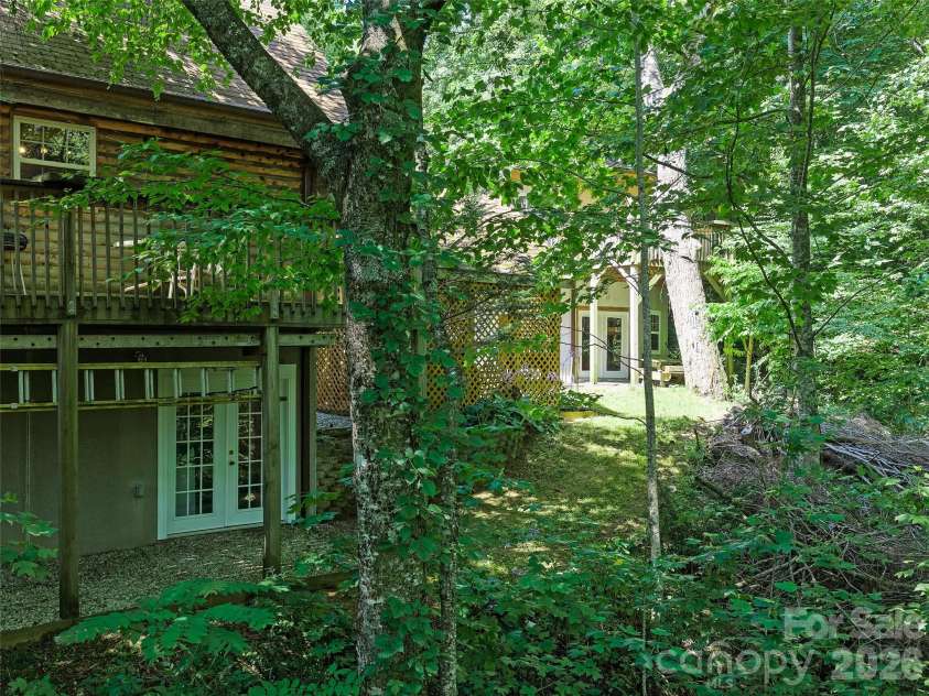 284 Simmons Ridge Road, Bakersville, NC 28705.  MLS# CAR4404444, YatesRealty ID 38302. 