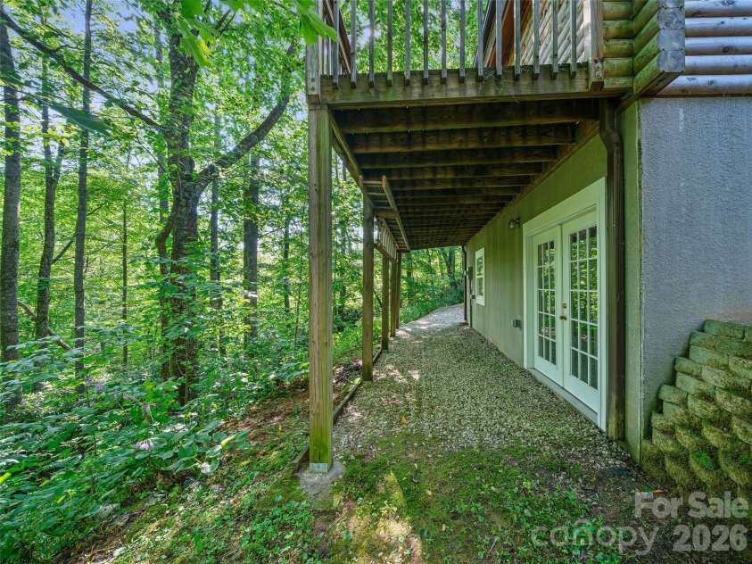 284 Simmons Ridge Road, Bakersville, NC 28705.  MLS# CAR4404444, YatesRealty ID 38302. 