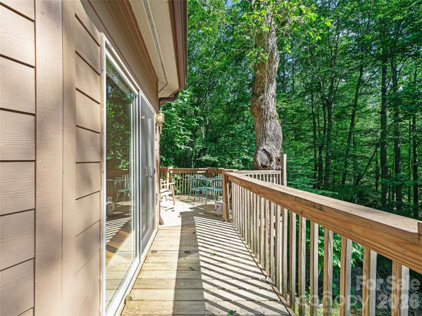 284 Simmons Ridge Road, Bakersville, NC 28705.  MLS# CAR4404444, YatesRealty ID 38302. 
