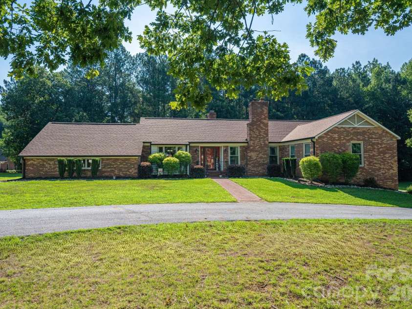 809 Spring Street, Cherryville, NC 28021.  MLS# CAR4403649, YatesRealty ID 38303. 
