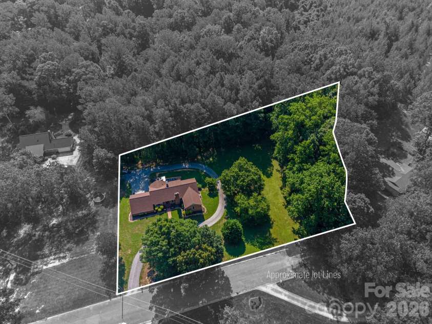 809 Spring Street, Cherryville, NC 28021.  MLS# CAR4403649, YatesRealty ID 38303. 