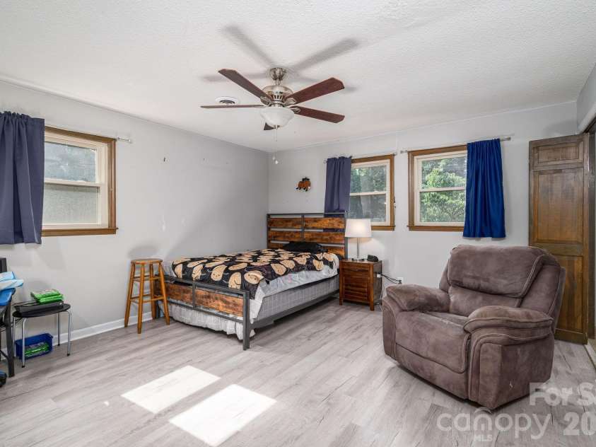 809 Spring Street, Cherryville, NC 28021.  MLS# CAR4403649, YatesRealty ID 38303. 