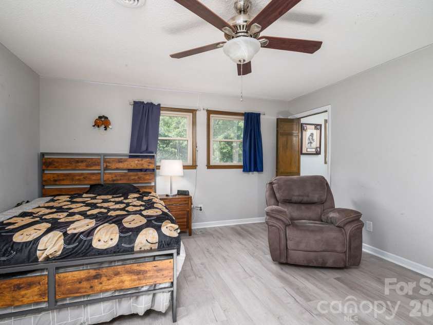 809 Spring Street, Cherryville, NC 28021.  MLS# CAR4403649, YatesRealty ID 38303. 
