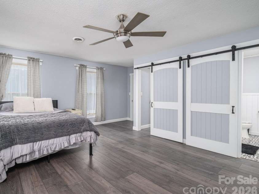 809 Spring Street, Cherryville, NC 28021.  MLS# CAR4403649, YatesRealty ID 38303. 