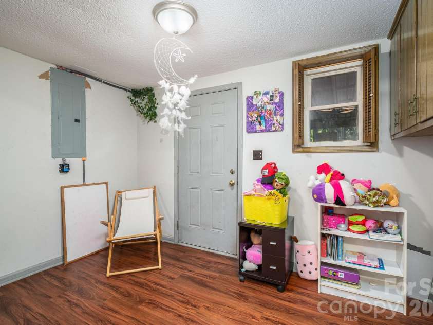 809 Spring Street, Cherryville, NC 28021.  MLS# CAR4403649, YatesRealty ID 38303. 